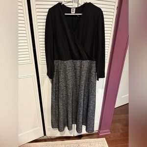 Anne Klein V-Neck Black and Gray Long Sleeve Dress